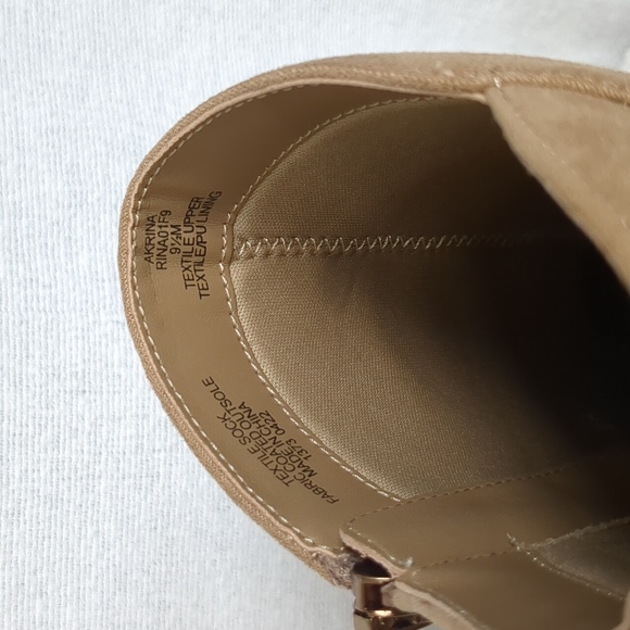 Anne Klein Women's  Akrina Ankle Boots Faux Suede Tan/Light Brown  Size 9.5 - Picture 7 of 9